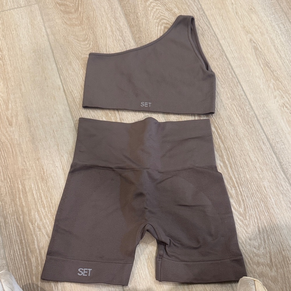 SET Active One shoulder bra and Bike Shorts set